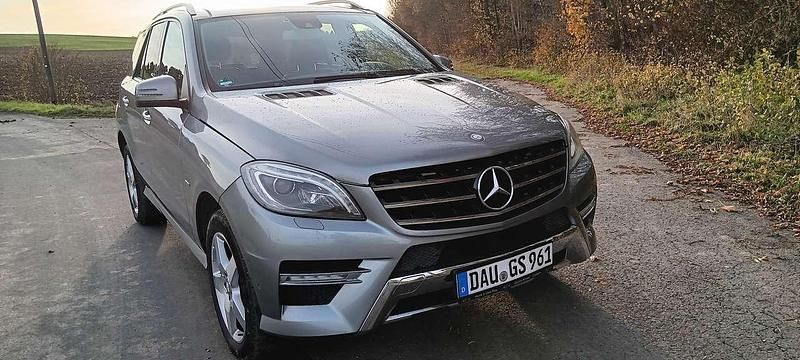 Gebraucht Mercedes ML250 204 PS (150 kW) 2012 Silber SUV