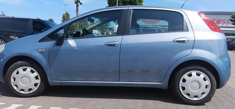 Blau Gebraucht 2009 Fiat Grande Punto Kleinwagen | 1.500 € (Superpreis) - Bild 1/4
