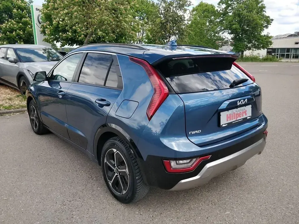 Używany Kia Niro Vision 182 KM (133 kW) 2022 Niebieski SUV
