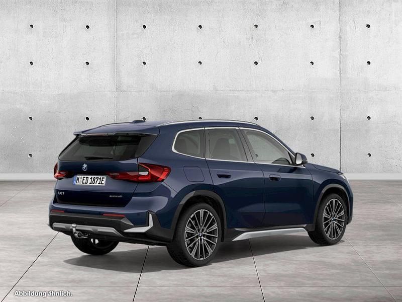 Neu BMW iX1 xLine 150 kW (204 PS) 2026 Night dusk blue SUV