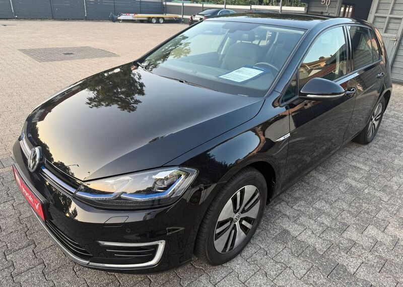 Schwarz Gebraucht 2020 VW e-Golf Kleinwagen | 13.990 € (Guter Preis) - Bild 1/4