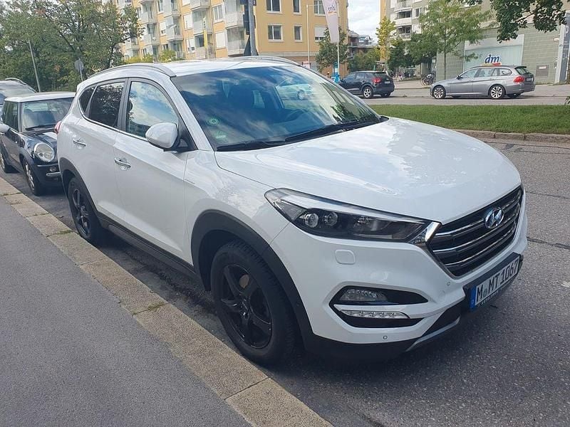 Weiß Gebraucht 2016 Hyundai Tucson Advantage SUV | 15.999 € (Guter Preis) - Bild 1/4
