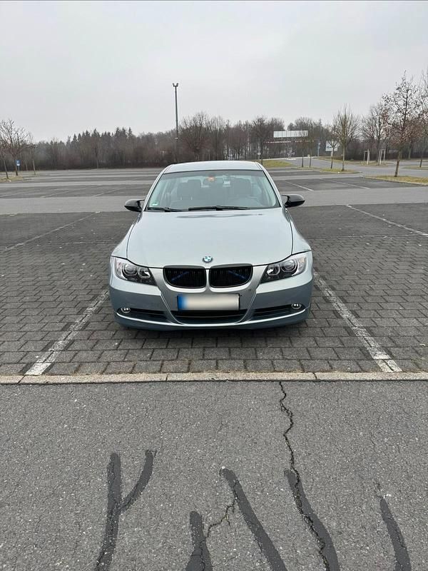 Gebraucht BMW 325 218 PS (160 kW) 2006 Grau Limousine