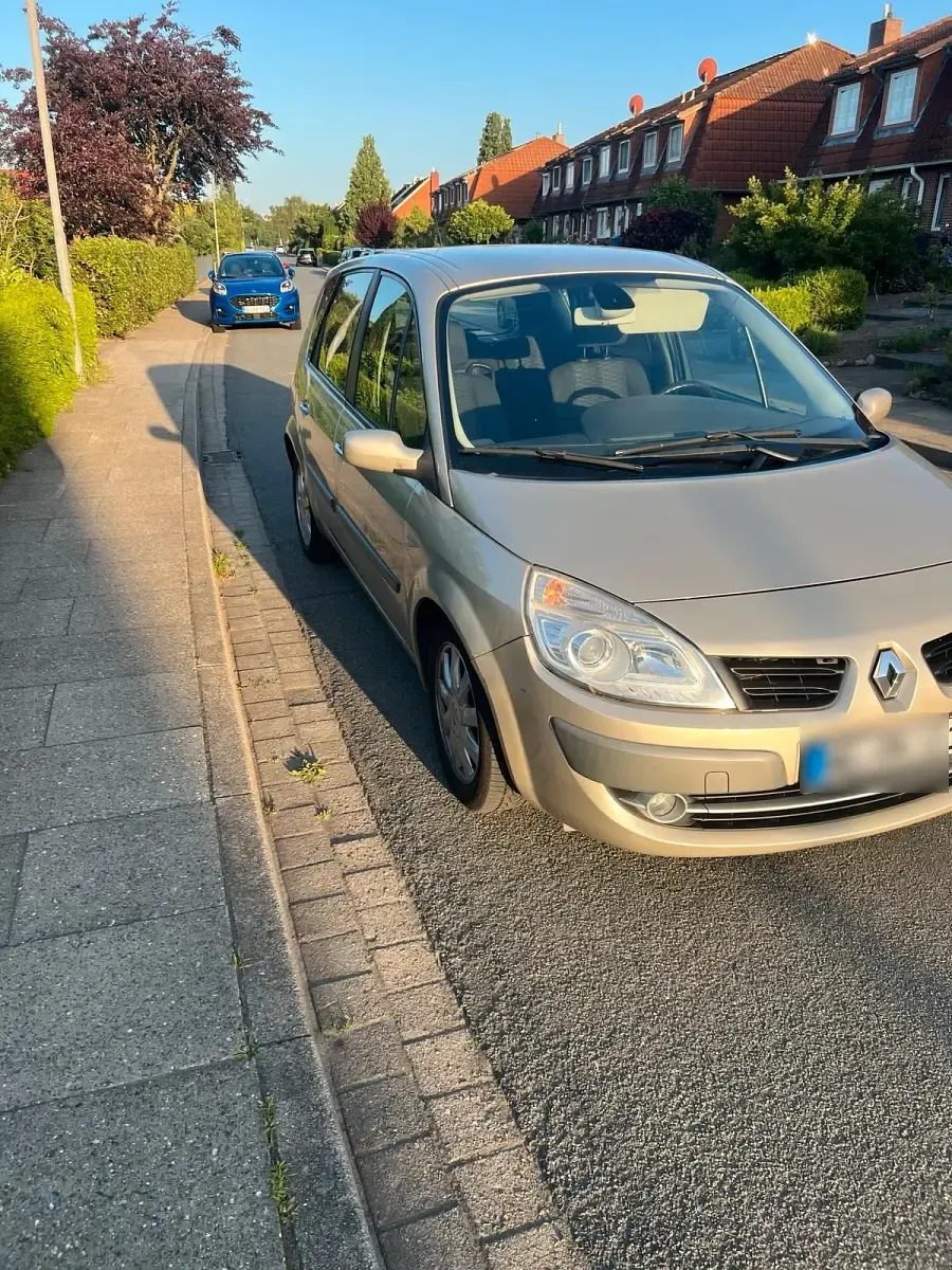Gebraucht Renault Scénic II 110 PS (80 kW) 2006 Gold Van / Kleinbus