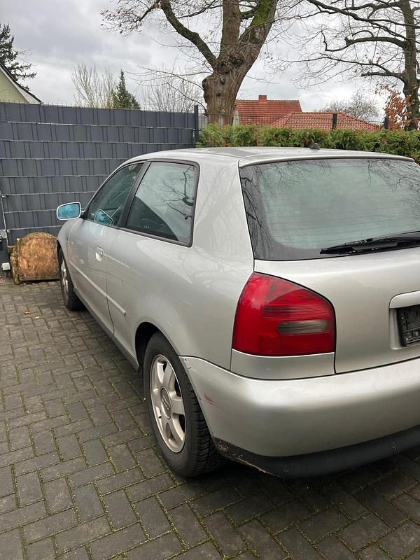 Silber Gebraucht 1999 Audi A3 Kleinwagen | 1.750 € (Fairer Preis) - Bild 1/4