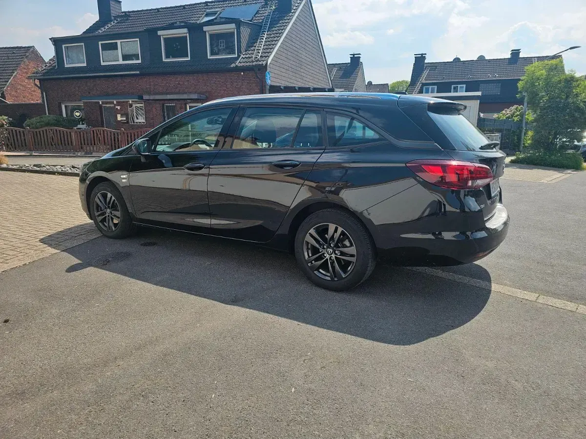 Używany Opel Astra 122 KM (89 kW) 2020 Czarny Kombi