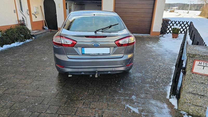 Gebraucht Ford Mondeo 163 PS (119 kW) 2010 Grau Limousine