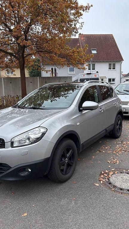 Silber Gebraucht 2013 Nissan Qashqai 360º SUV | 11.999 € (Teuer) - Bild 1/4