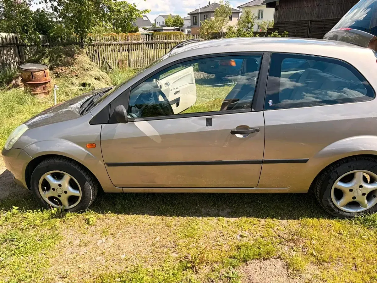 Gebraucht Ford Fiesta 80 PS (58 kW) 2003 Gold Kleinwagen