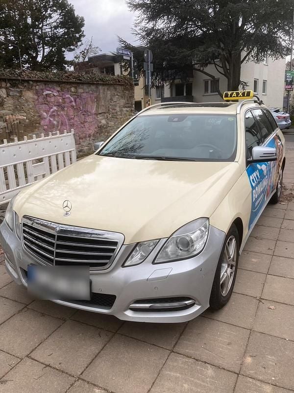 Gebraucht Mercedes E220 170 PS (125 kW) 2012 Beige Kombi