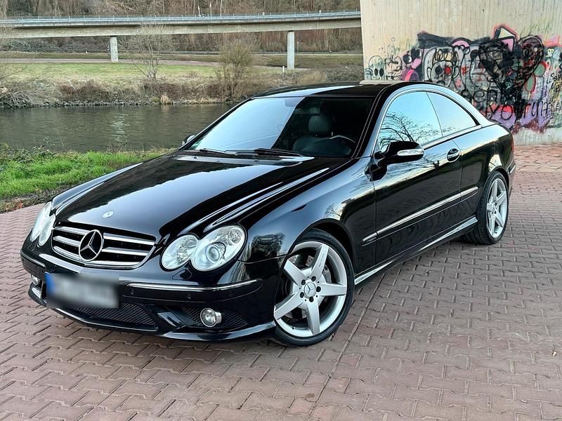 Schwarz Gebraucht 2008 Mercedes CLK320 Avantgarde Coupé | 9.490 € (Teuer) - Bild 1/4