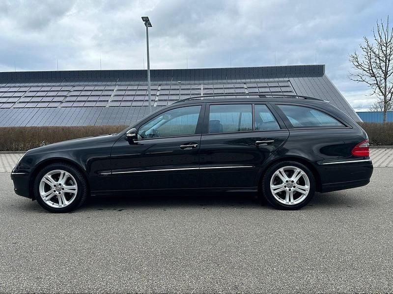 Gebraucht Mercedes E200 184 PS (135 kW) 2007 Schwarz Kombi