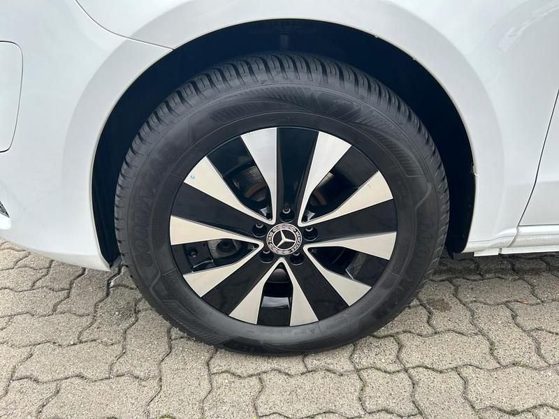 Arktikweiß Gebraucht 2021 Mercedes EQV300 Van / Kleinbus | 36.890 € (Superpreis) - Bild 1/4