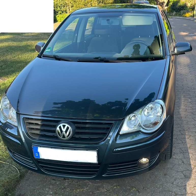 Grau Gebraucht 2006 VW Polo Limousine | 2.200 € (Teuer) - Bild 1/4