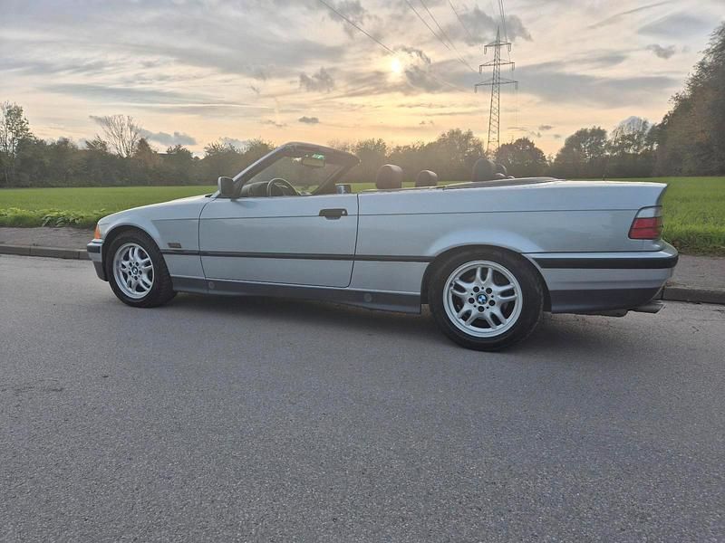 Grau Gebraucht 1995 BMW 328 Cabriolet Cabrio | 10.999 € - Bild 1/4