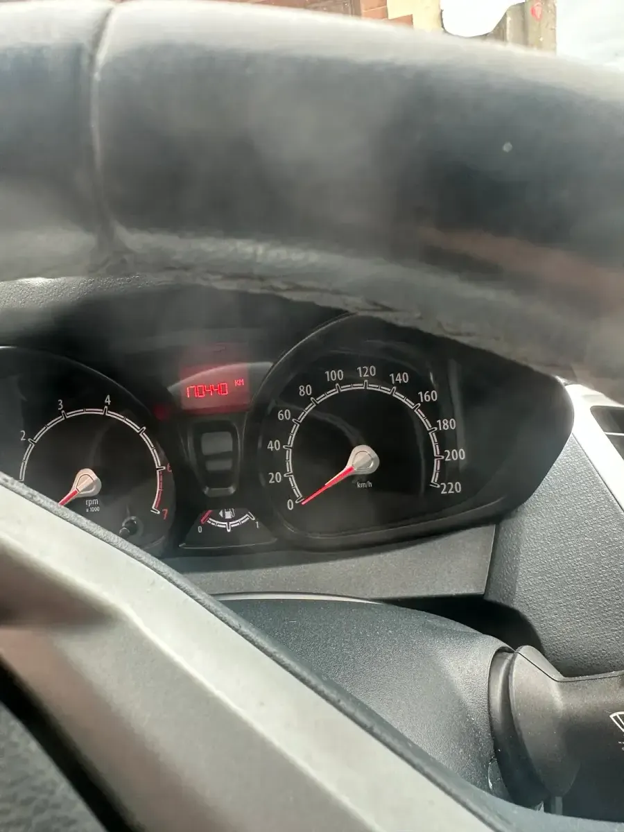 Gebraucht Ford Fiesta 82 PS (60 kW) 2013 Schwarz Kleinwagen