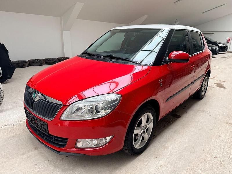 Rot Gebraucht 2012 Skoda Fabia Family Kleinwagen | 5.300 € (Fairer Preis) - Bild 1/4