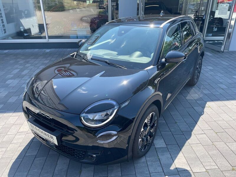 Gebraucht Fiat 600 La Prima 101 PS (74 kW) 2024 Schwarz Limousine