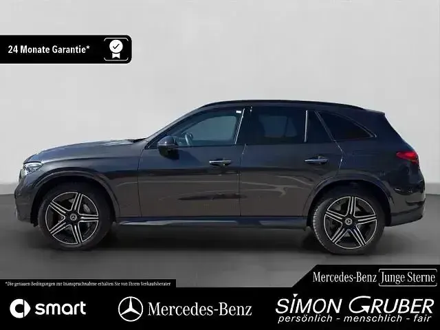 Gebraucht Mercedes GLC400d AMG 252 PS (185 kW) 2024 Lack graphitgrau (metallic) SUV