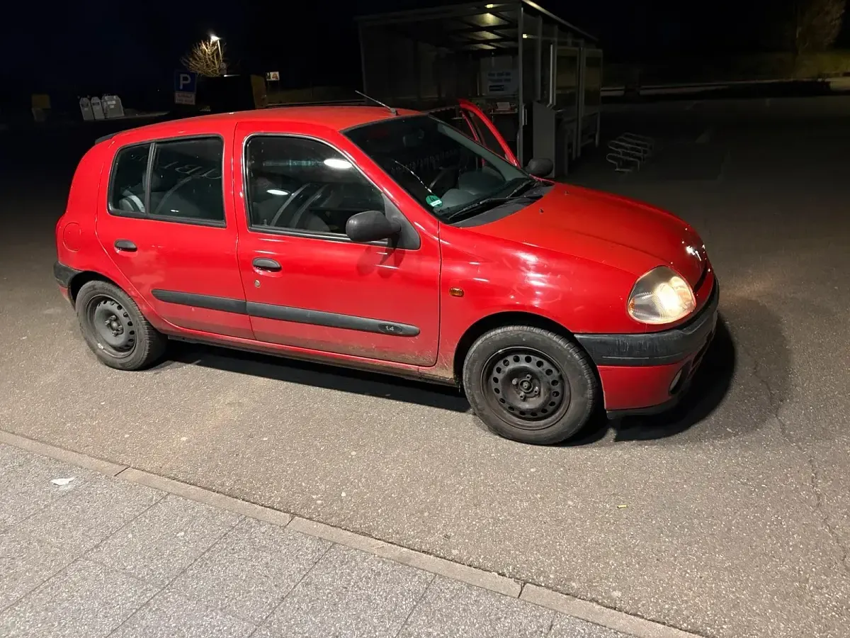 Gebraucht Renault Clio 75 PS (55 kW) 2000 Rot Kleinwagen
