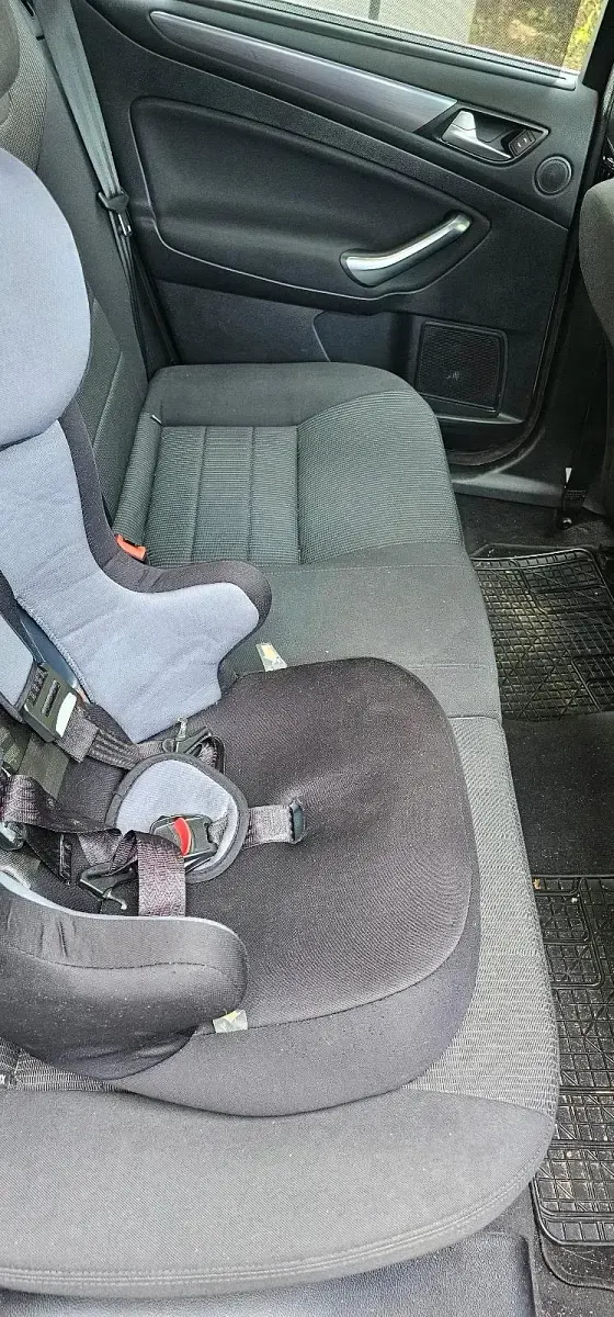 Gebraucht Ford Mondeo 163 PS (119 kW) 2011 Silber Kombi
