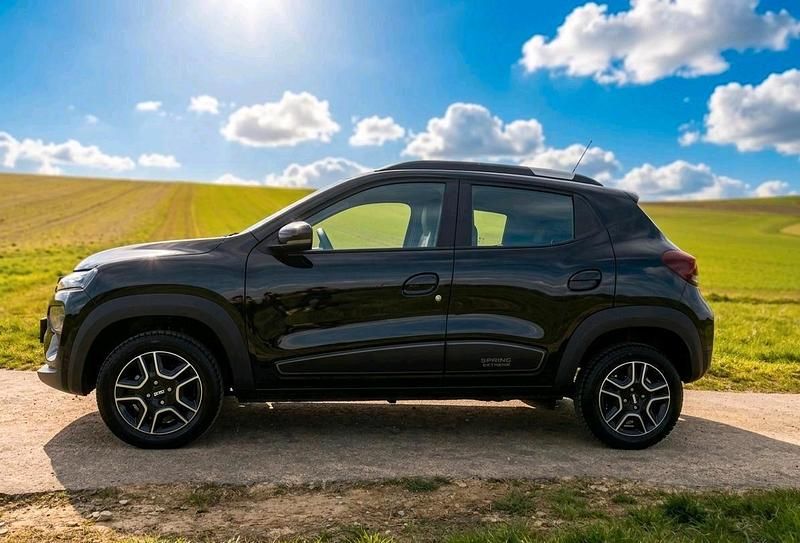 Usado Dacia Spring Essentiel 33 kW (45 CV) 2023 Negro Utilitario
