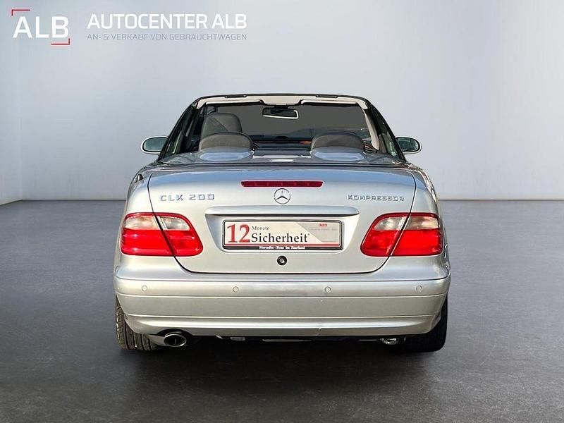 Gebraucht Mercedes CLK200 163 PS (119 kW) 2002 Silber Cabrio