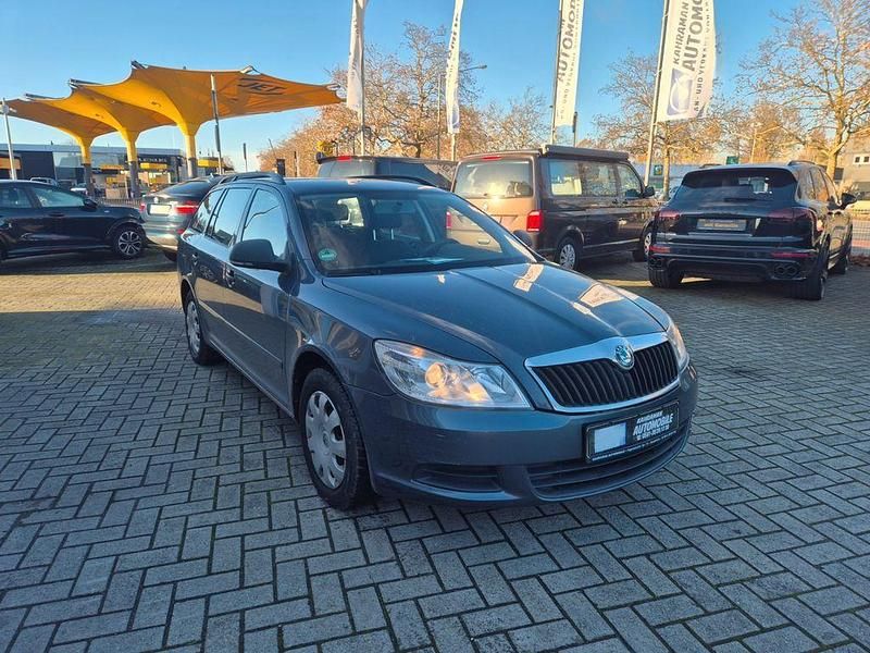 Gebraucht Skoda Octavia Classic 105 PS (77 kW) 2011 Grau Kombi