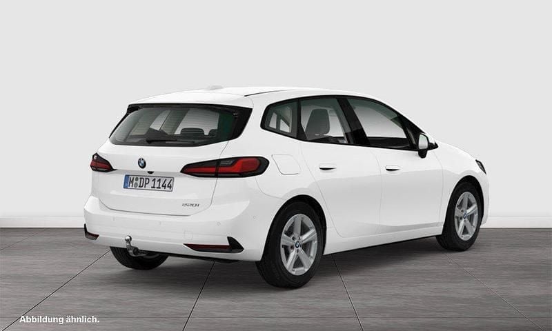 Gebraucht BMW 220 Active Tourer 170 PS (125 kW) 2025 Weiß Van / Kleinbus