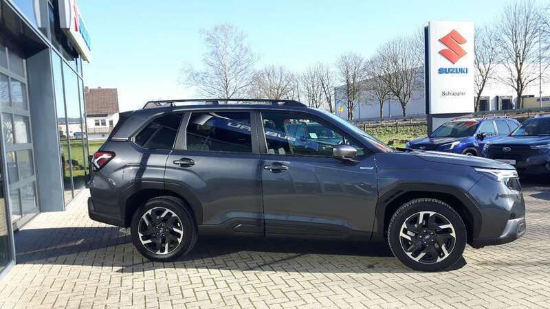 Neu Subaru Forester Exclusive+ 136 PS (100 kW) 2025 Magenetite grau SUV