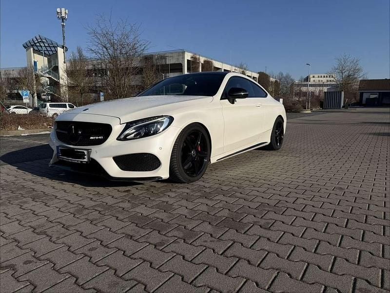 Weiß Gebraucht 2017 Mercedes C250 AMG line Coupé | 23.999 € (Fairer Preis) - Bild 1/4