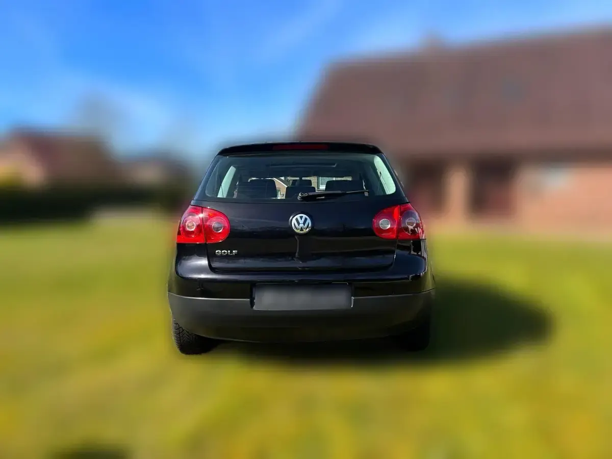 Używany VW Golf V 75 KM (55 kW) 2005 Czarny Hatchback