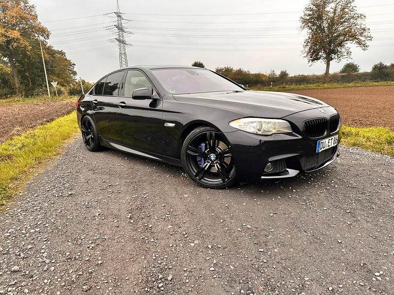 Blau Gebraucht 2011 BMW 525 M Sport Limousine | 9.999 € - Bild 1/4