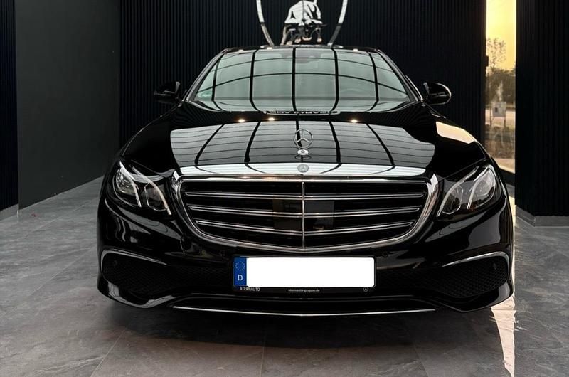 Gebraucht Mercedes E220 Exclusive 194 PS (142 kW) 2016 Schwarz Limousine