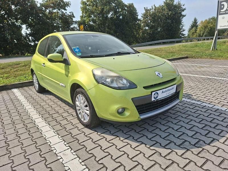 Grün Gebraucht 2010 Renault Clio III Dynamique | 1.700 € (Superpreis) - Bild 1/4