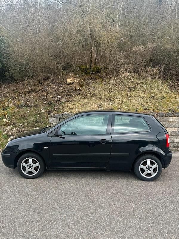 Gebraucht VW Polo 64 PS (47 kW) 2003 Schwarz Kleinwagen