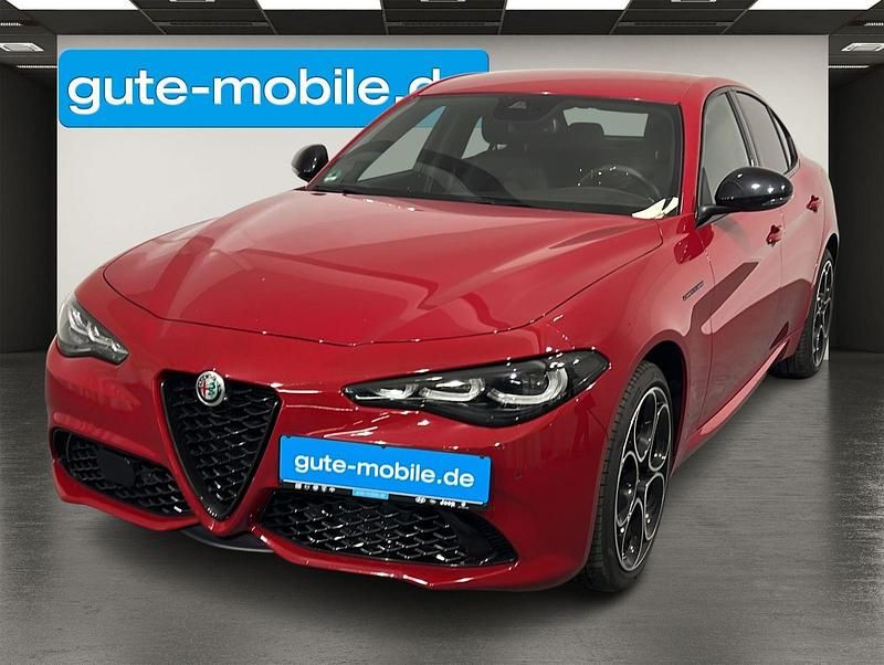 Rot Gebraucht 2023 Alfa Romeo Giulia Competizione Limousine | 34.390 € (Superpreis) - Bild 1/4