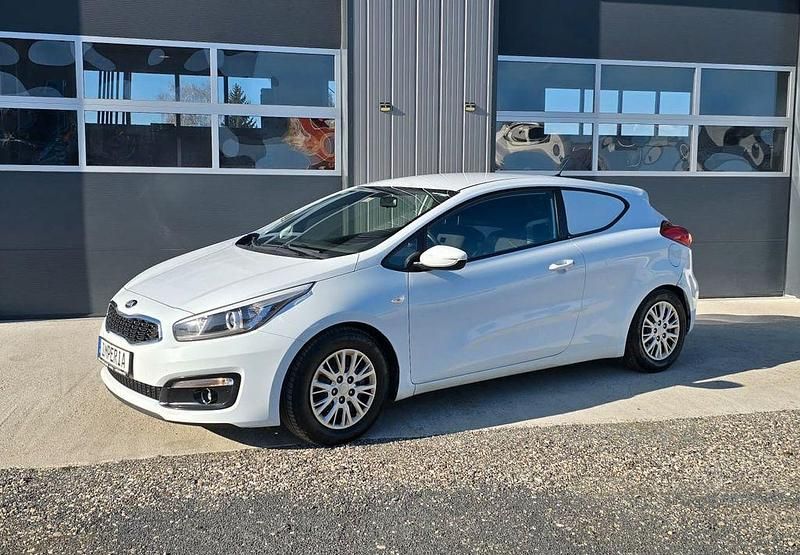 Gebraucht Kia Ceed 90 PS (66 kW) 2017 Weiß Kleinwagen