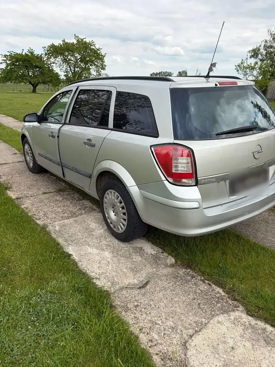 Gebraucht Opel Astra 115 PS (84 kW) 2009 Silber Kombi