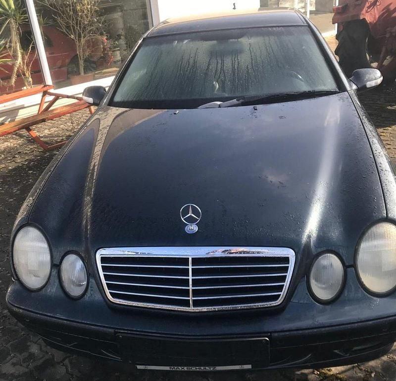 Gebraucht Mercedes CLK230 197 PS (144 kW) 2003 Schwarz Coupé