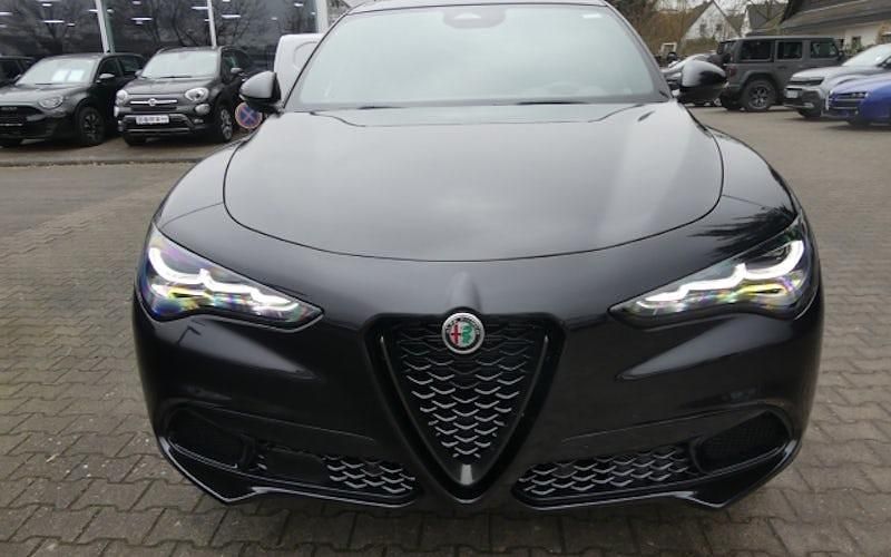 Neu Alfa Romeo Stelvio Veloce 210 PS (154 kW) 2025 Schwarz SUV