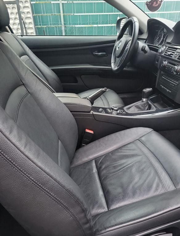 Second-hand BMW 320 Performance 170 CP (125 kW) 2009 Negru Coupe