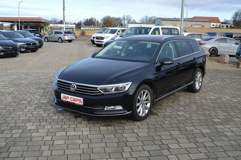 Deep black perleffekt Gebraucht 2016 VW Passat Highline Kombi | 11.490 € (Guter Preis) - Bild 1/4