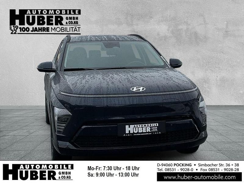 Blau metallic Neu 2026 Hyundai Kona Trend SUV | 38.890 € (Fairer Preis) - Bild 1/4