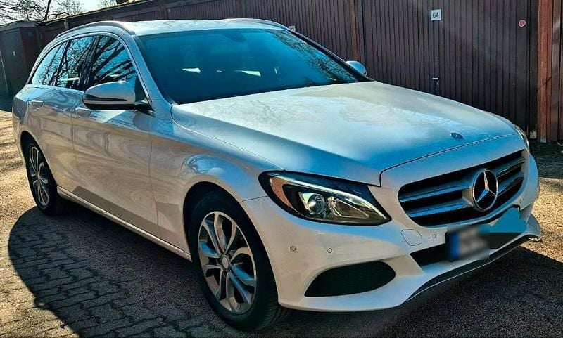Gebraucht Mercedes C160 Avantgarde 129 PS (94 kW) 2016 Weiß Coupé