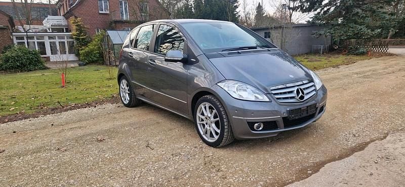 Gebraucht Mercedes A200 140 PS (102 kW) 2012 Grau Kleinwagen