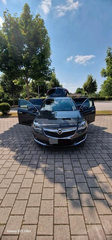 Grau Gebraucht 2016 Opel Insignia Kombi | 9.500 € (Fairer Preis) - Bild 1/4