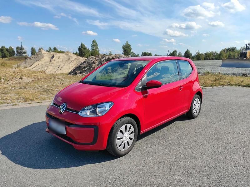 Rot Gebraucht 2020 VW up! Kleinwagen | 5.250 € (Guter Preis) - Bild 1/4