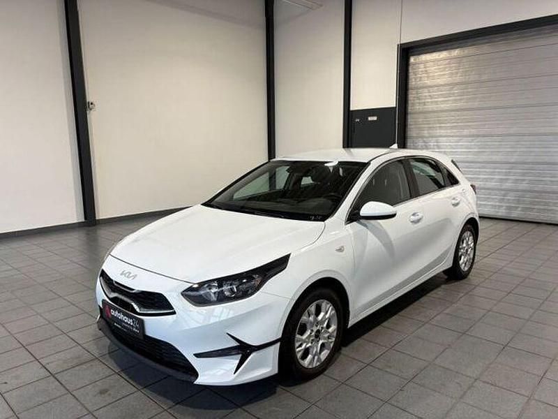 Gebraucht Kia Ceed Vision 120 PS (88 kW) 2022 Weiß Kleinwagen