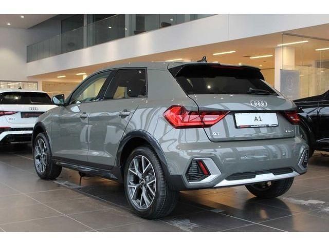 Neu Audi A1 S-Line 116 PS (85 kW) 2025 Chronosgrau metallic Limousine